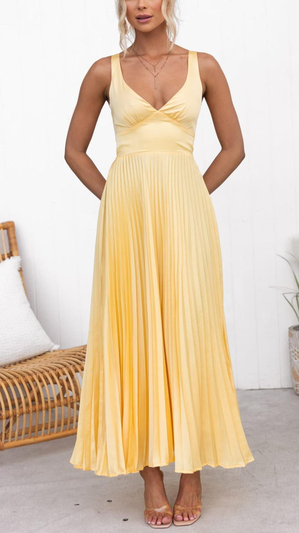 Pleovelle - Pleated Midi Dress With V-Neckline