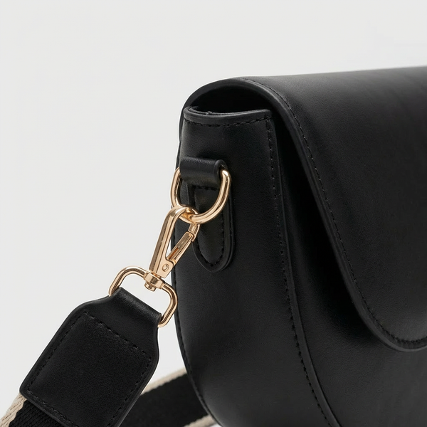 Saddlova - Vintage Flap Saddle Crossbody Bag